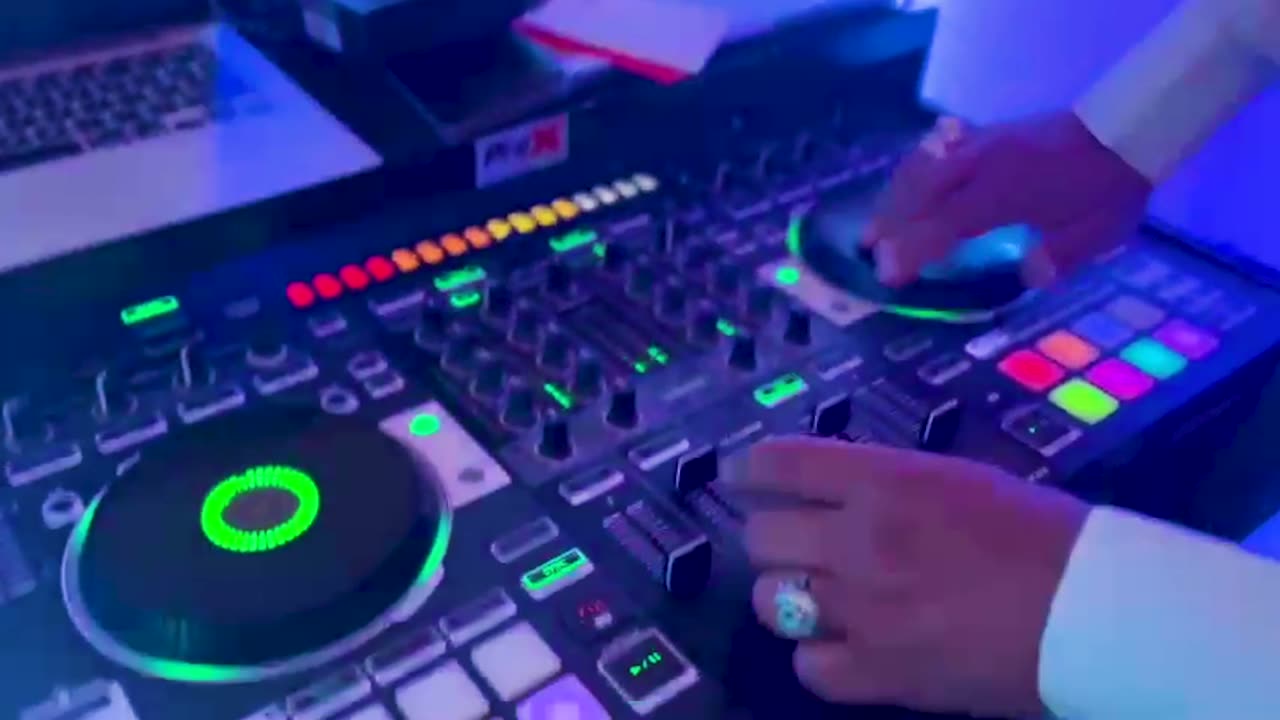 Roc Creatives wedding DJ at Rochester, NY - Allyssa & Hannah