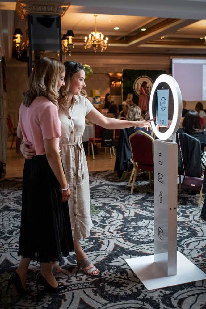 Aura Photo Booth e1669702249640